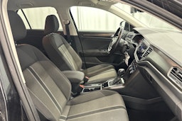 musta Volkswagen T-Roc 2020 kuva 13.