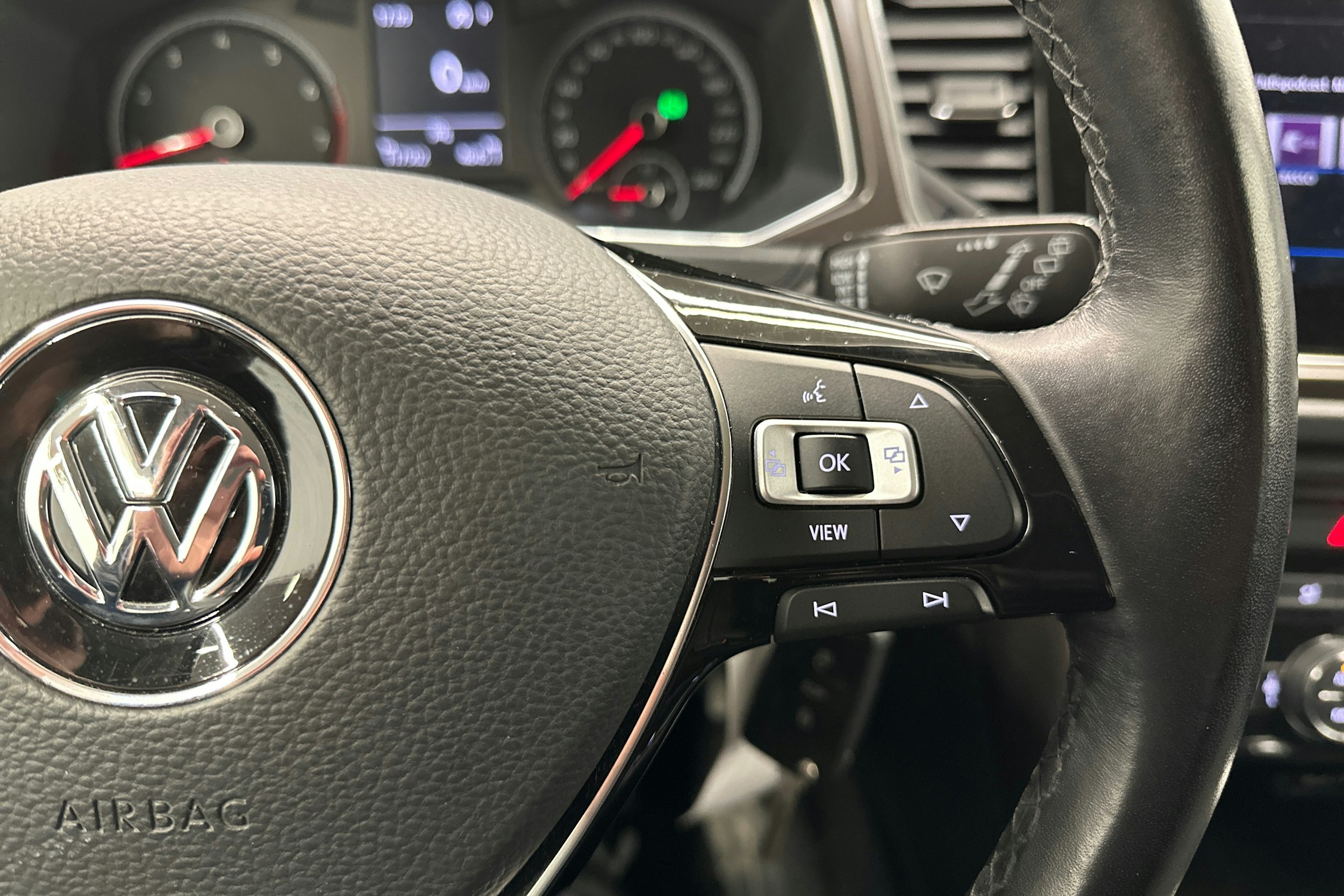 musta Volkswagen T-Roc 2020 kuva 17.