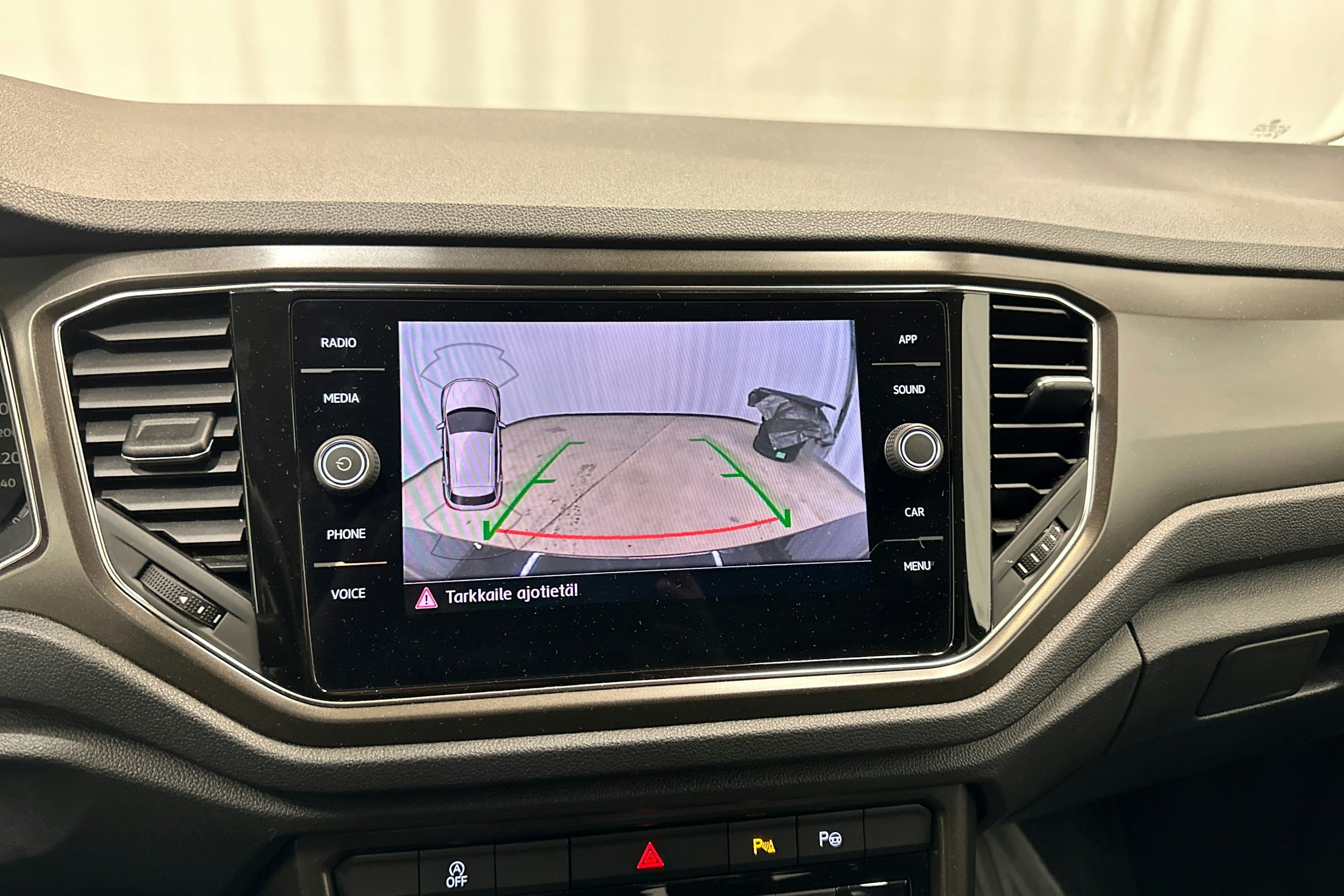 musta Volkswagen T-Roc 2020 kuva 20.