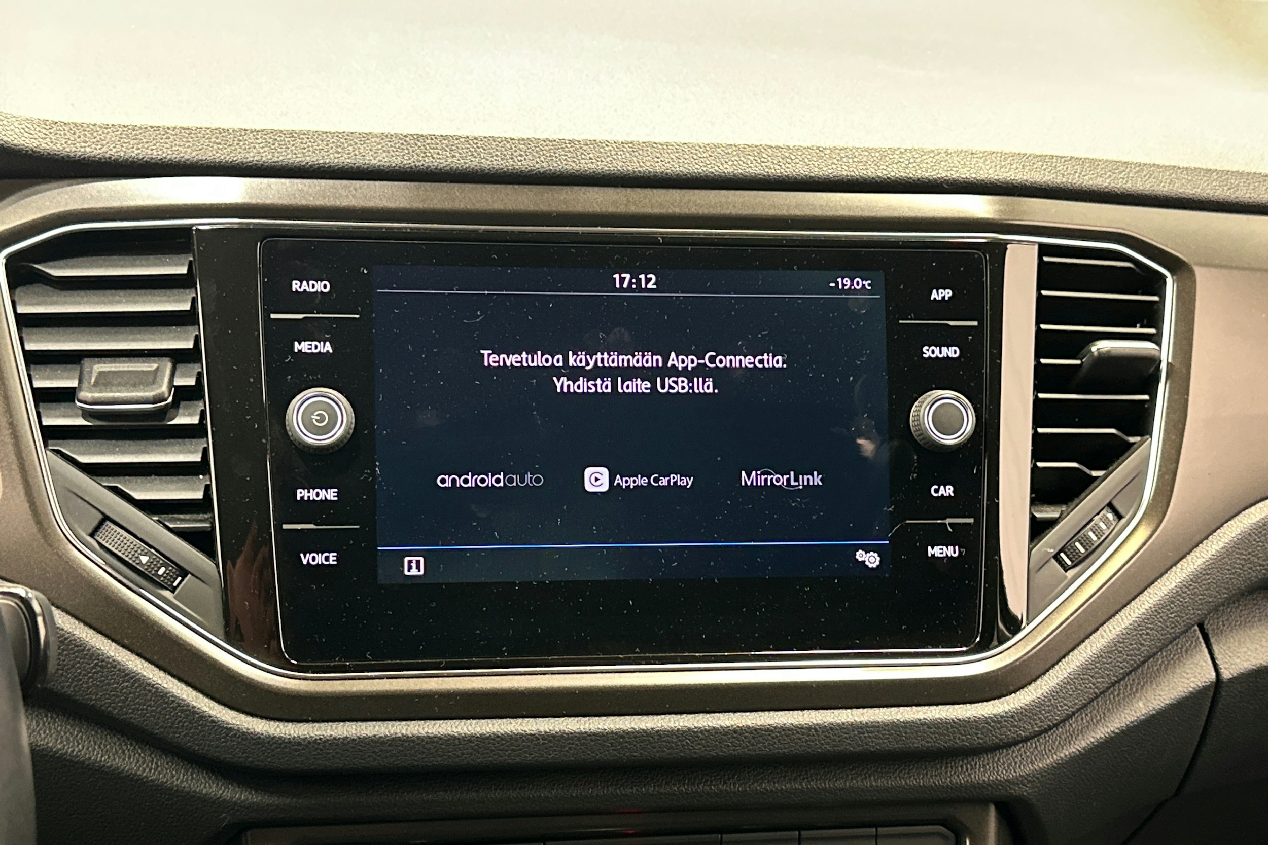 musta Volkswagen T-Roc 2020 kuva 21.