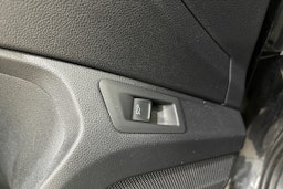 musta Volkswagen T-Roc 2020 kuva 22.