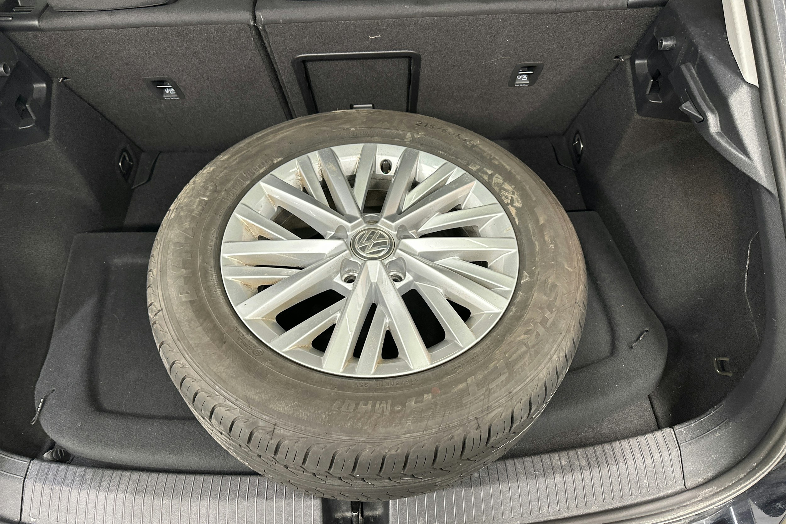 musta Volkswagen T-Roc 2020 kuva 26.