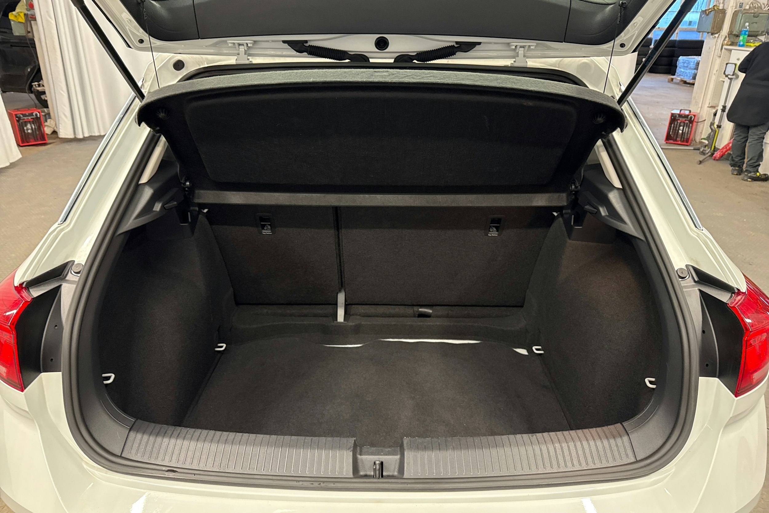 valkoinen Volkswagen T-Roc 2020 kuva 19.