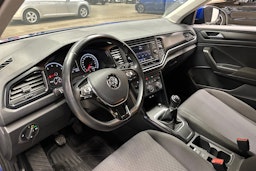 sininen Volkswagen T-Roc 2020 kuva 6.