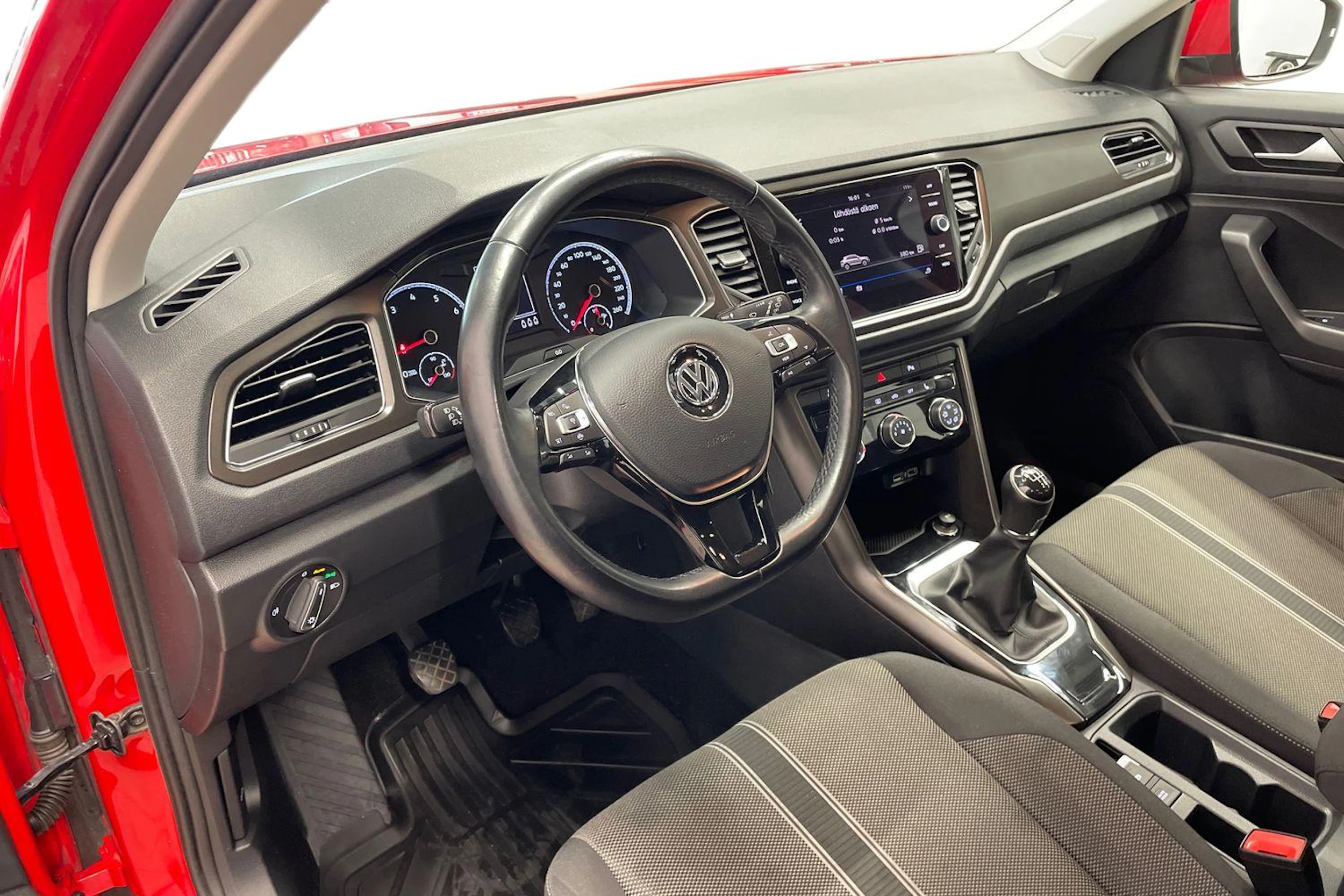 punainen Volkswagen T-Roc 2020 kuva 6.