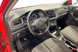 punainen Volkswagen T-Roc 2020 kuva 6.