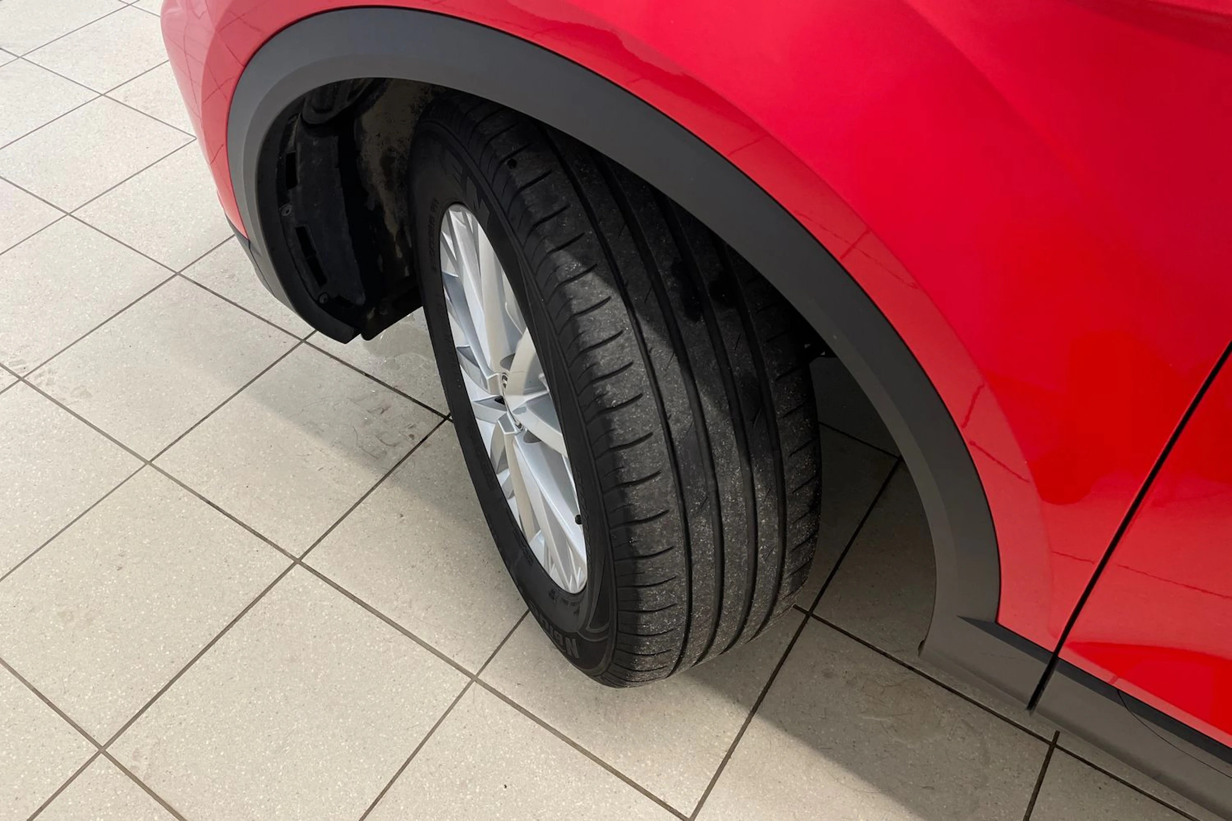 punainen Volkswagen T-Roc 2020 kuva 10.