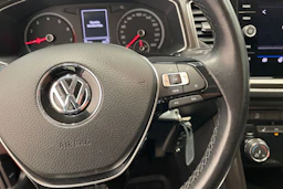 punainen Volkswagen T-Roc 2020 kuva 12.