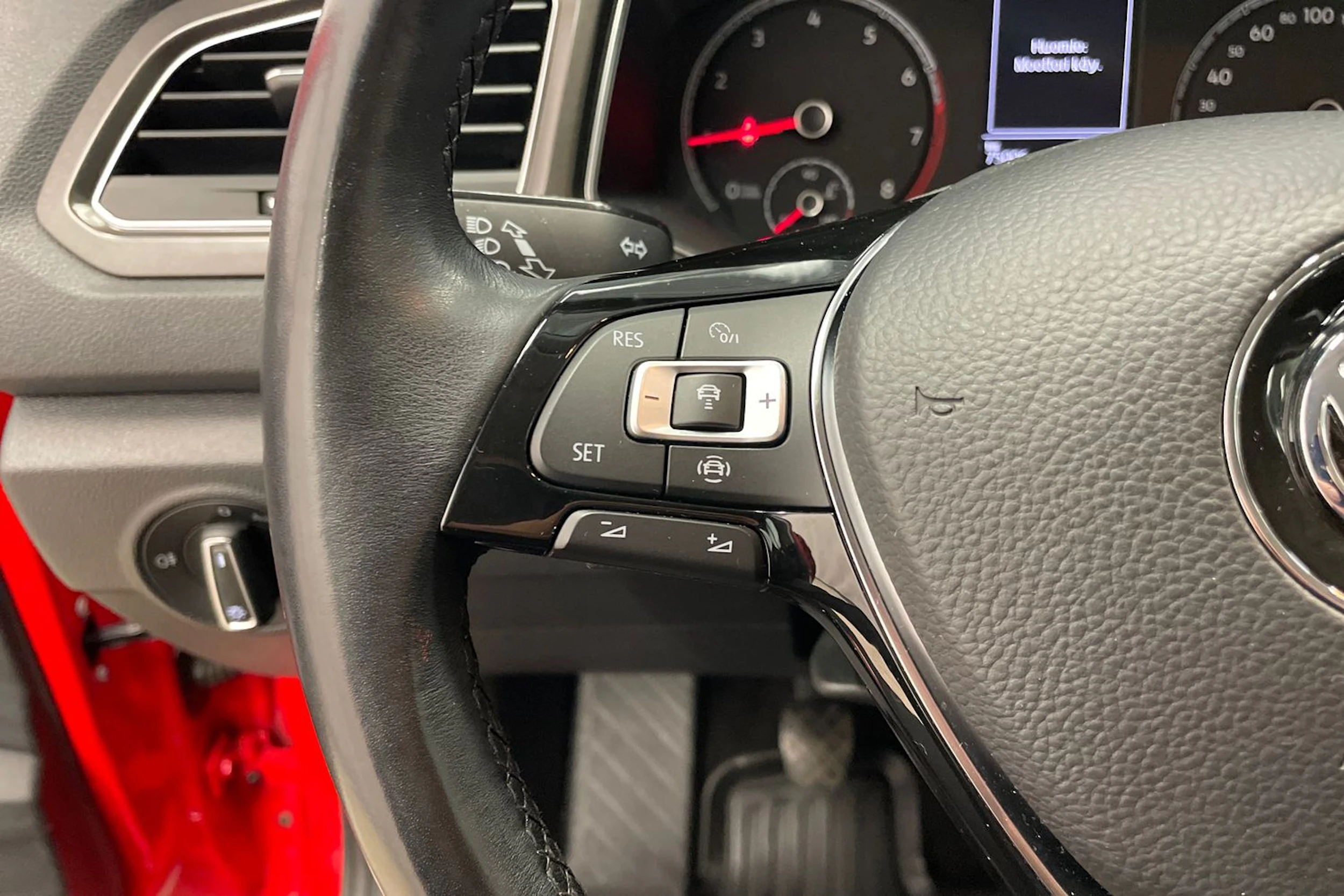 punainen Volkswagen T-Roc 2020 kuva 13.