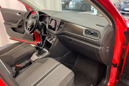 punainen Volkswagen T-Roc 2020 kuva 18.