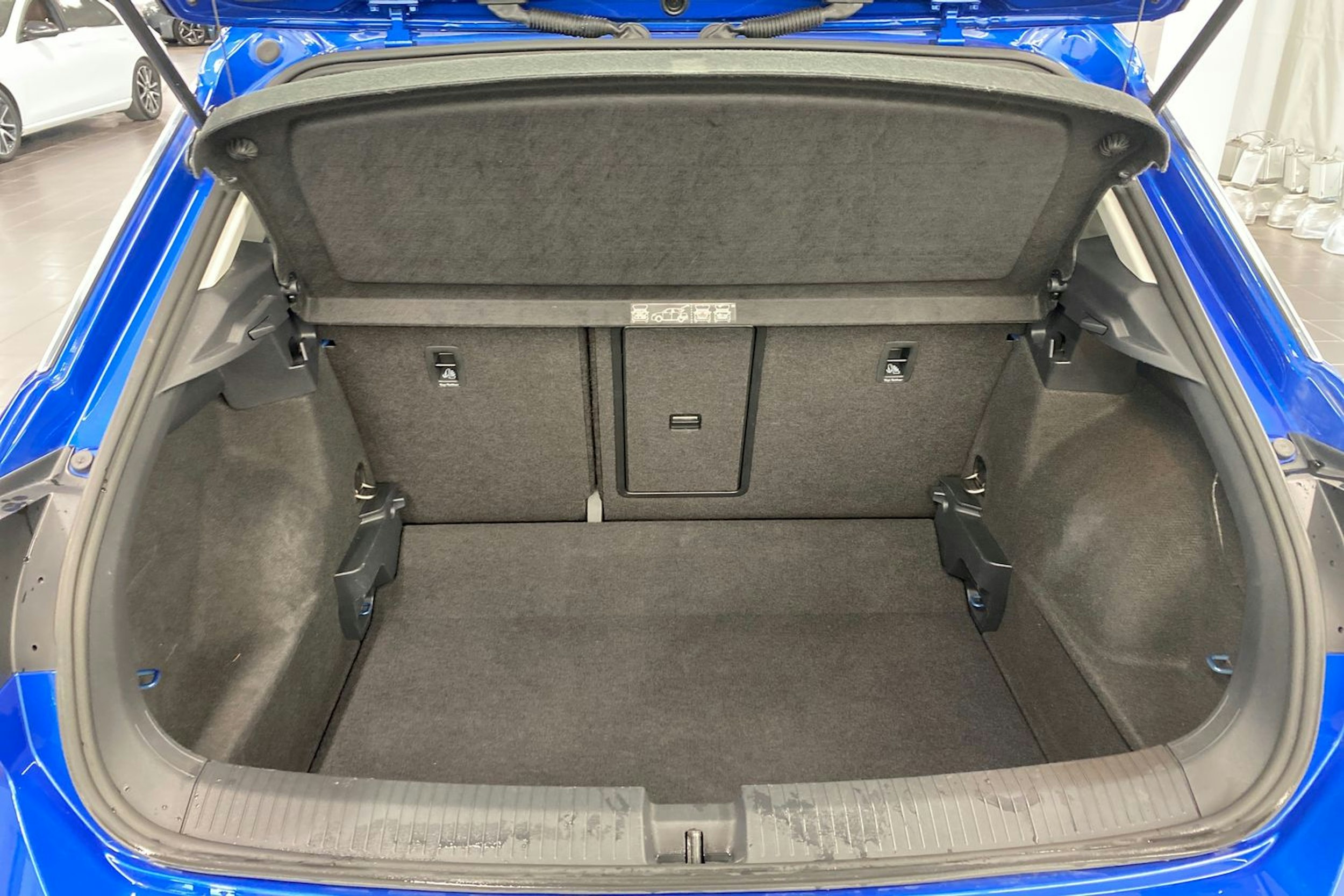 sininen Volkswagen T-Roc 2020 kuva 11.