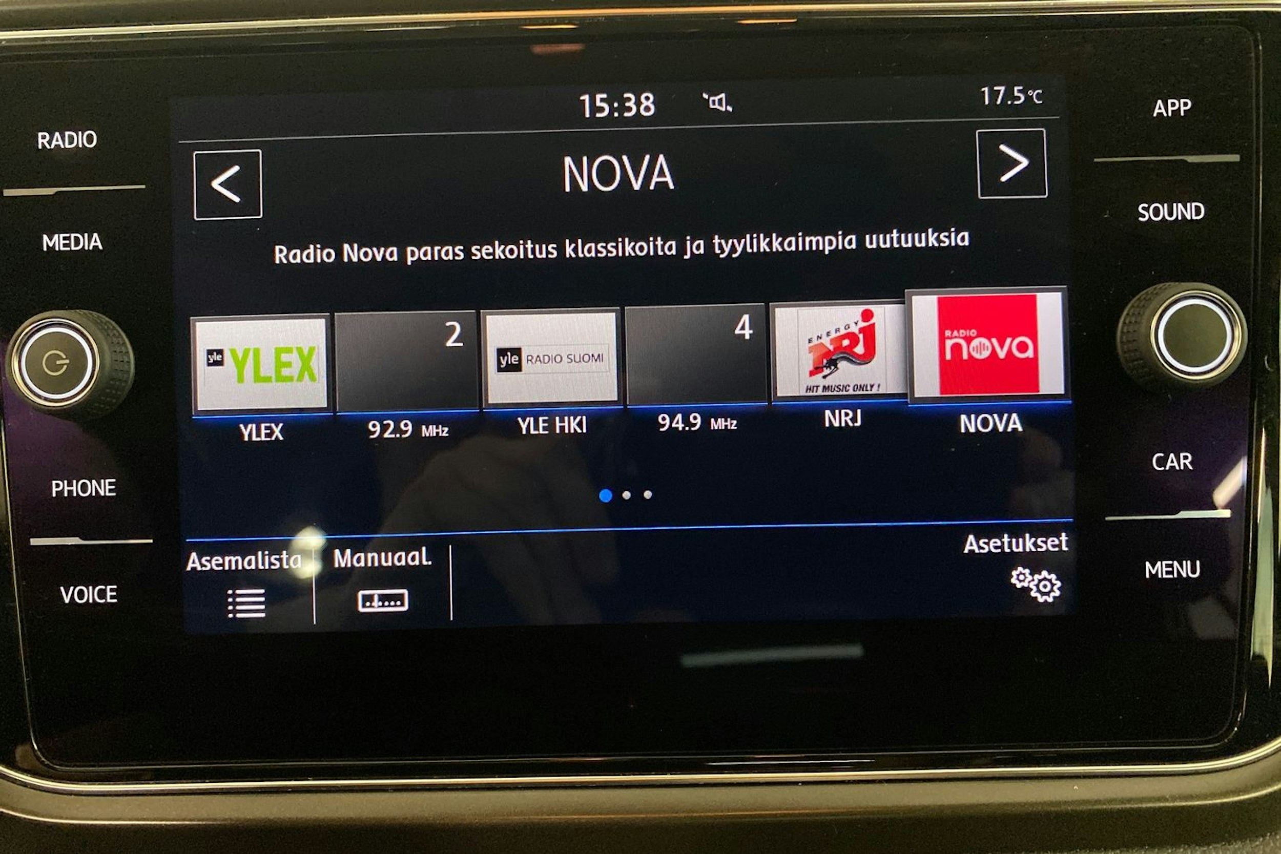 sininen Volkswagen T-Roc 2020 kuva 17.