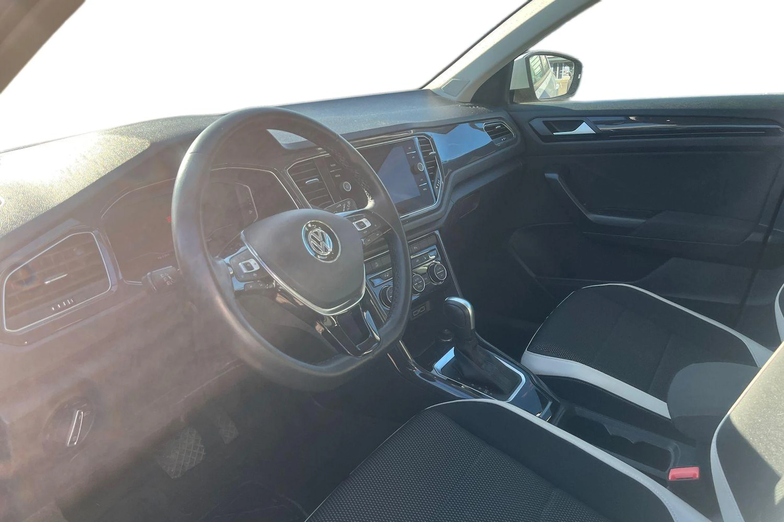 Valkoinen Volkswagen T-Roc 2020 kuva 3.