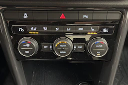 Valkoinen Volkswagen T-Roc 2020 kuva 22.