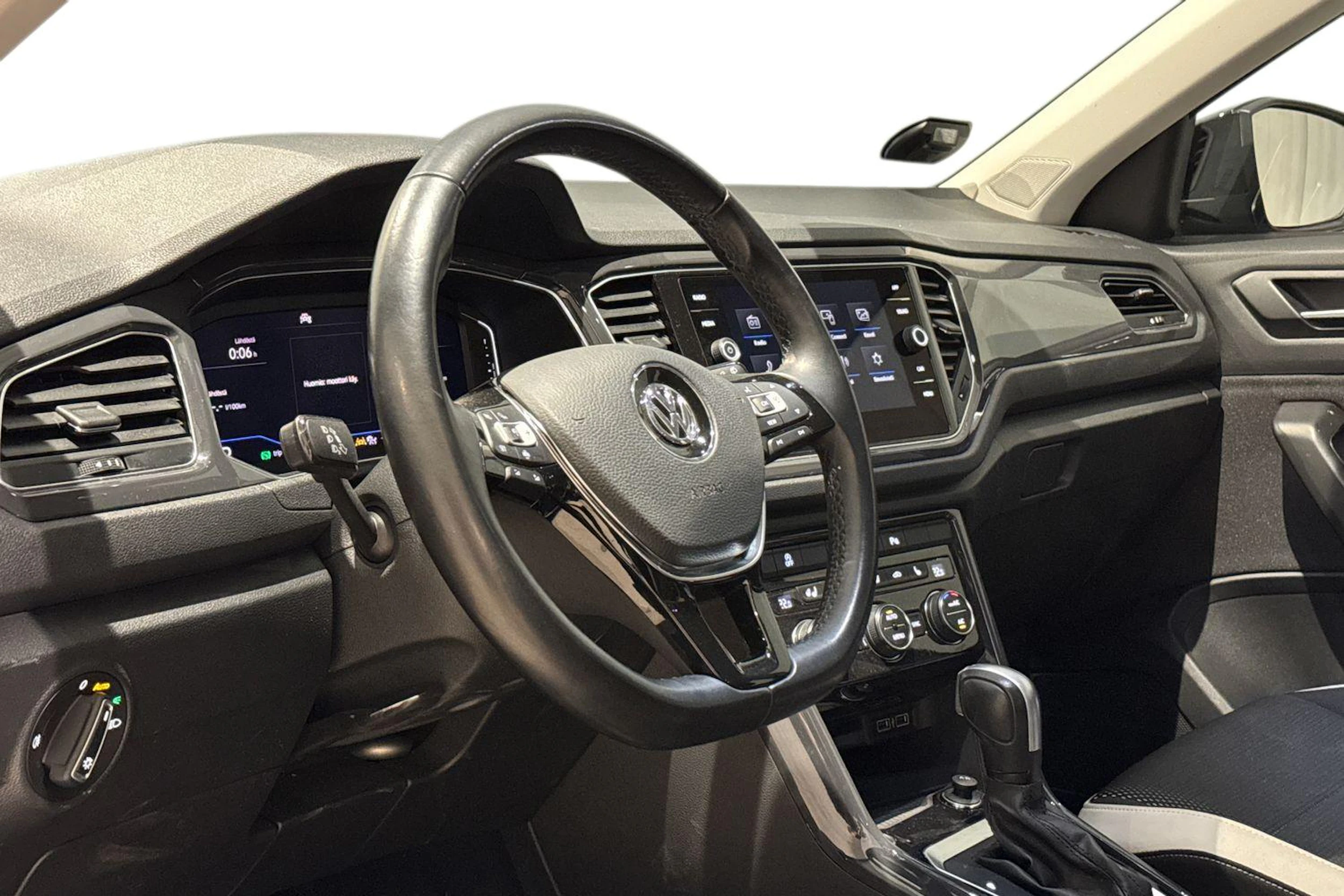 met. sininen Volkswagen T-Roc 2020 kuva 8.