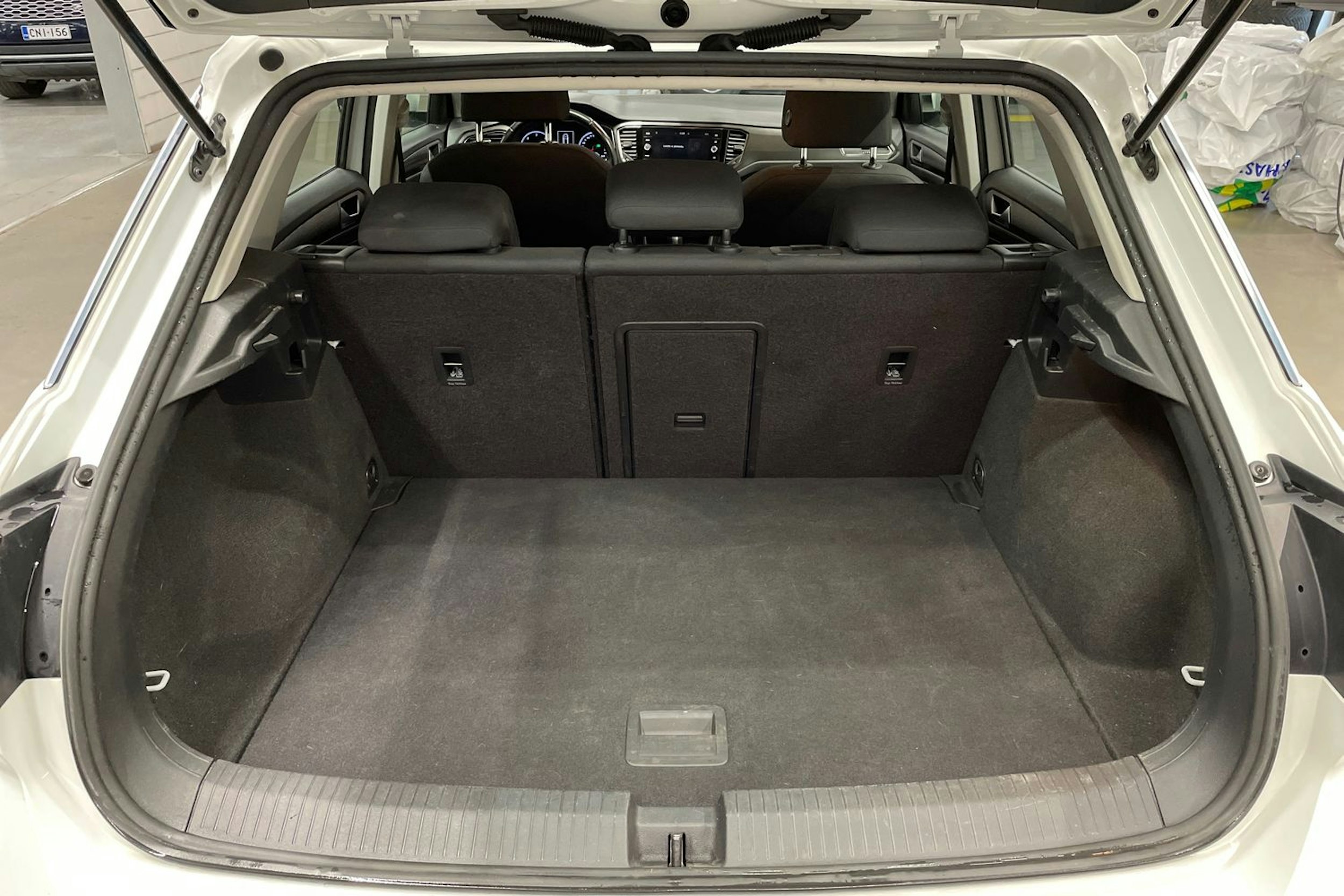 valkoinen Volkswagen T-Roc 2020 kuva 15.
