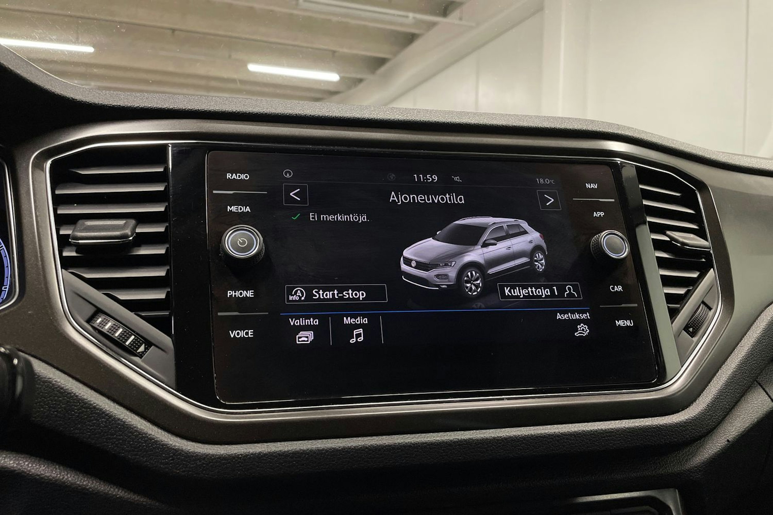 valkoinen Volkswagen T-Roc 2020 kuva 18.