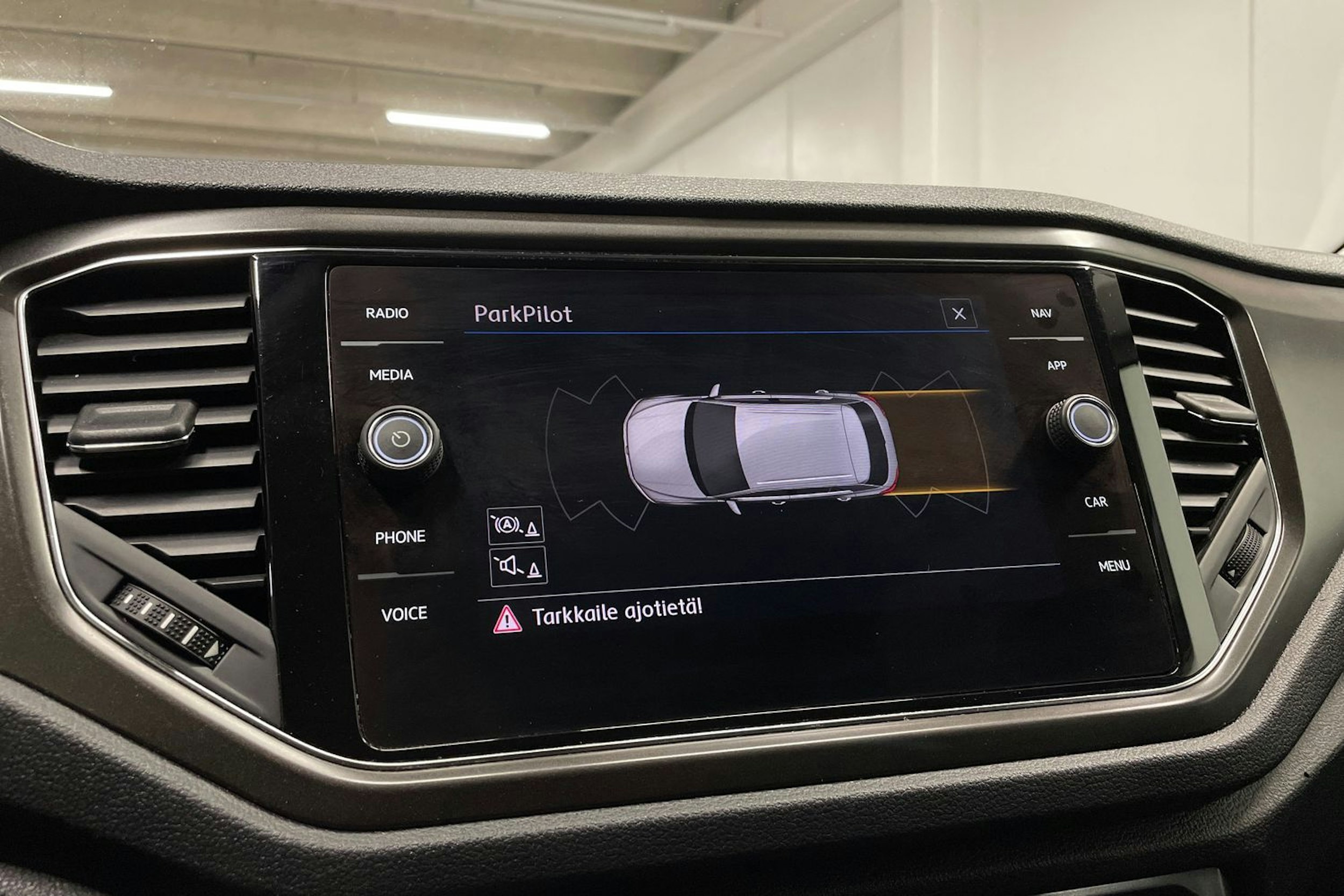 valkoinen Volkswagen T-Roc 2020 kuva 20.