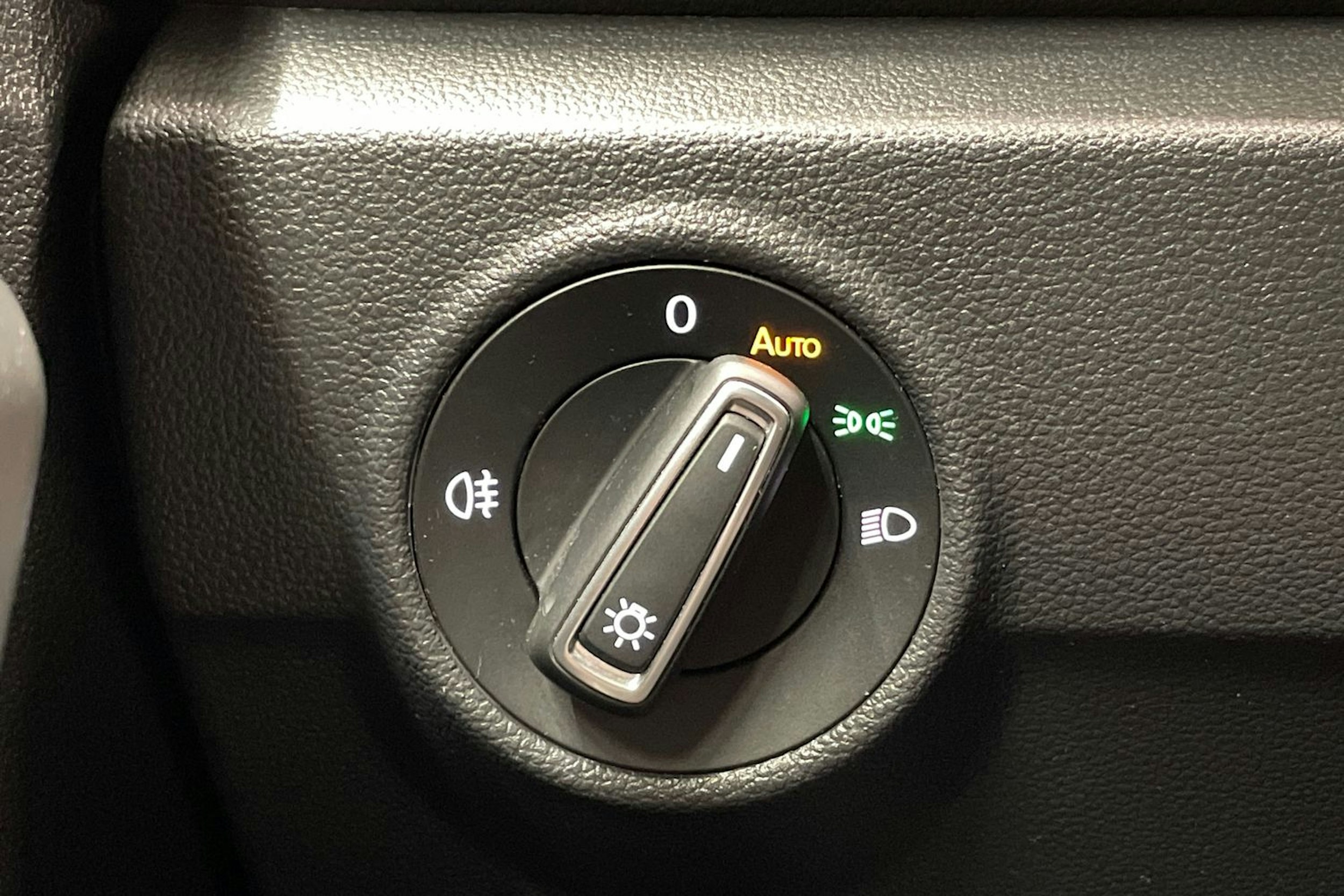 valkoinen Volkswagen T-Roc 2020 kuva 25.