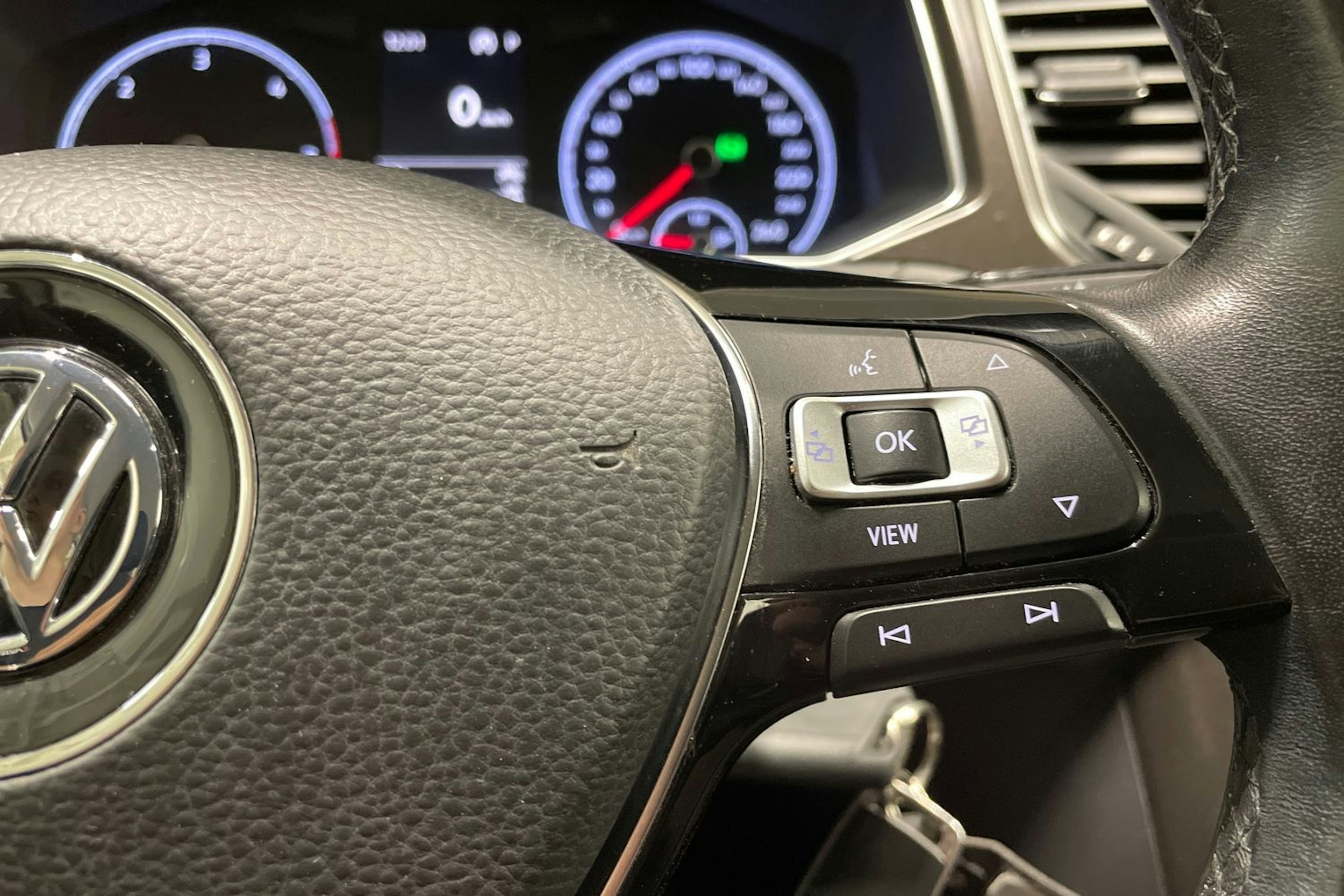 valkoinen Volkswagen T-Roc 2020 kuva 27.