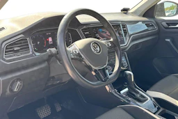 musta Volkswagen T-Roc 2020 kuva 3.