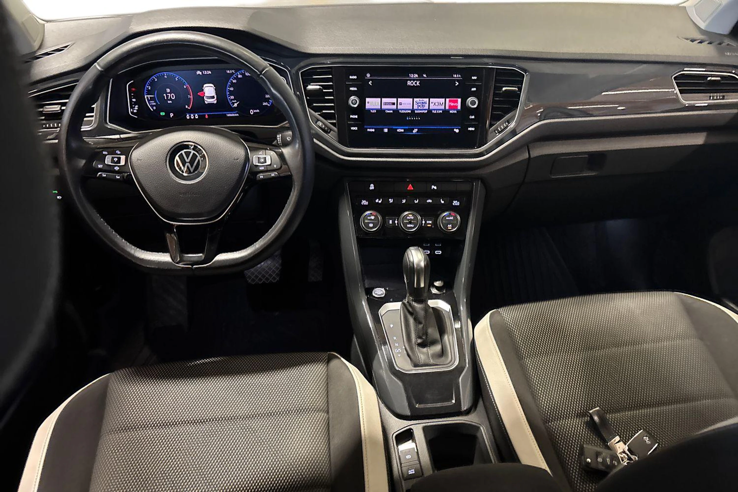 valkoinen Volkswagen T-Roc 2021 kuva 7.