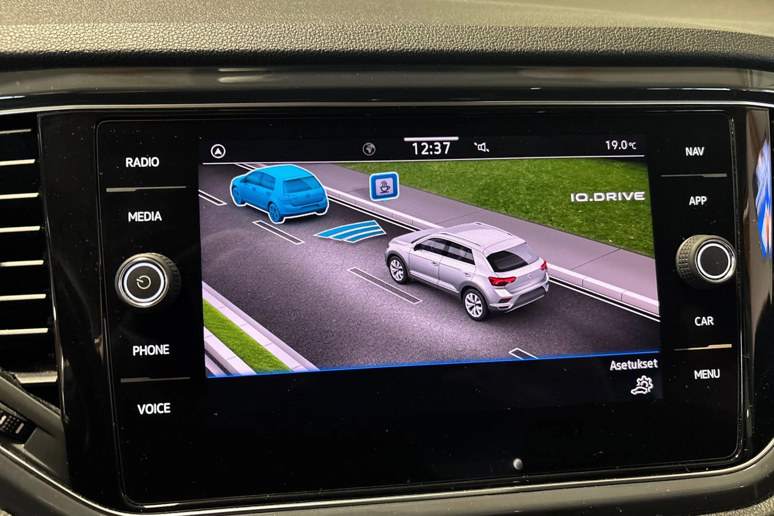 valkoinen Volkswagen T-Roc 2021 kuva 20.