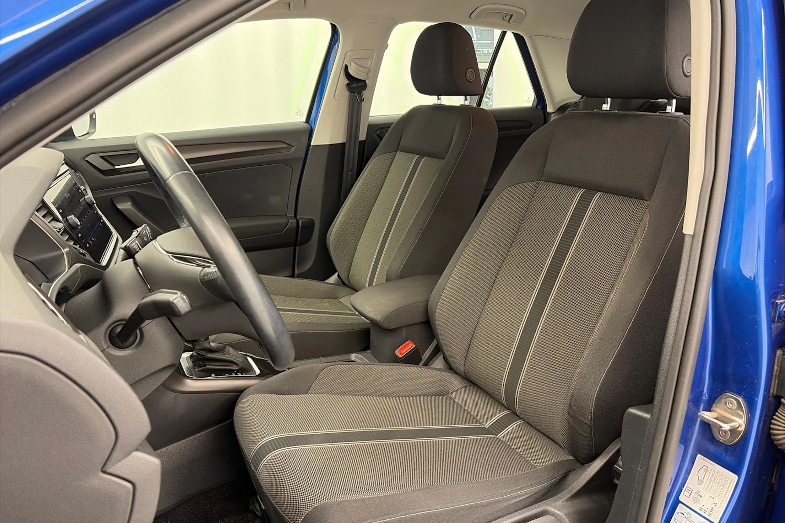 sininen Volkswagen T-Roc 2020 kuva 15.