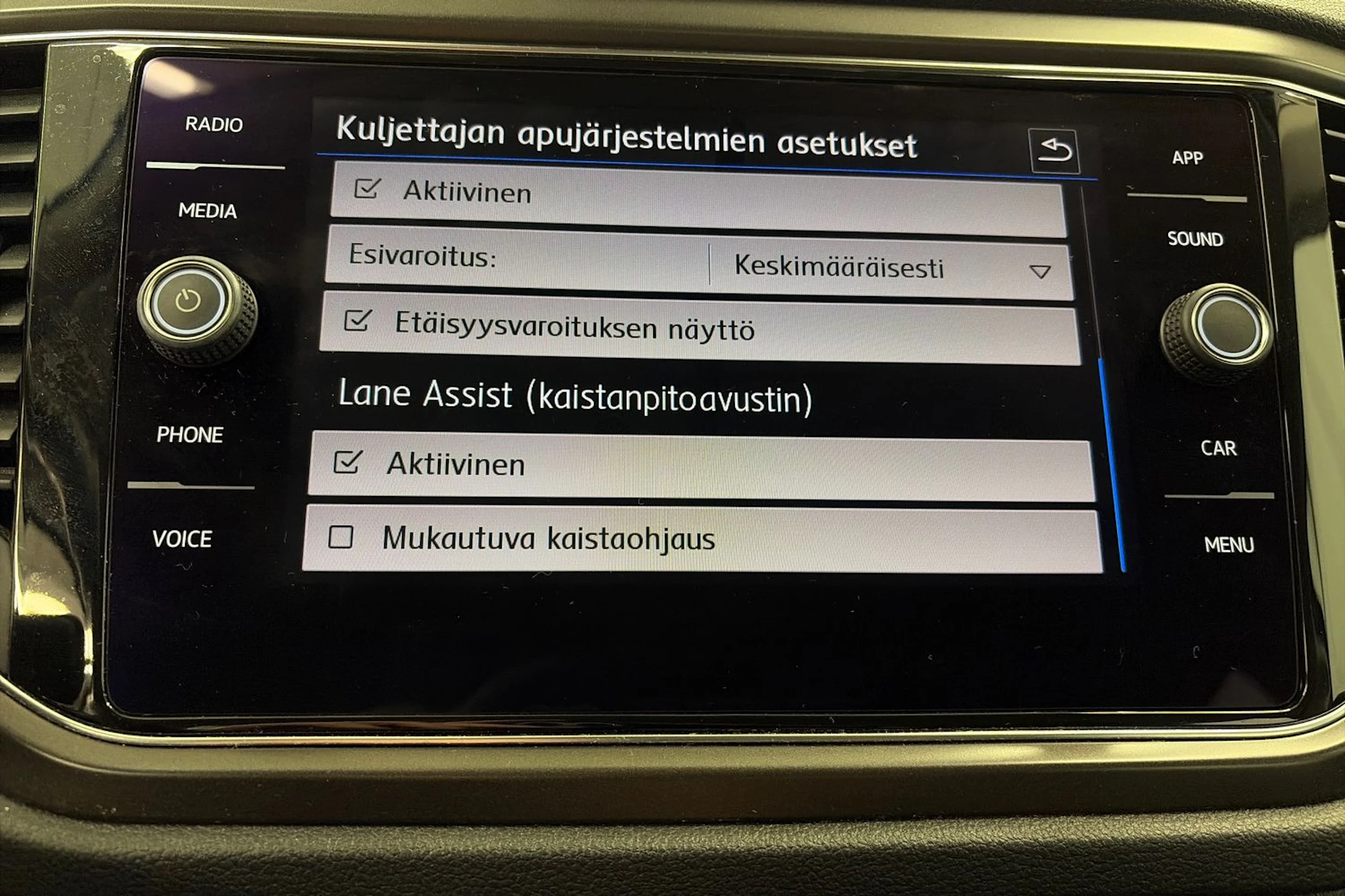 sininen Volkswagen T-Roc 2020 kuva 22.