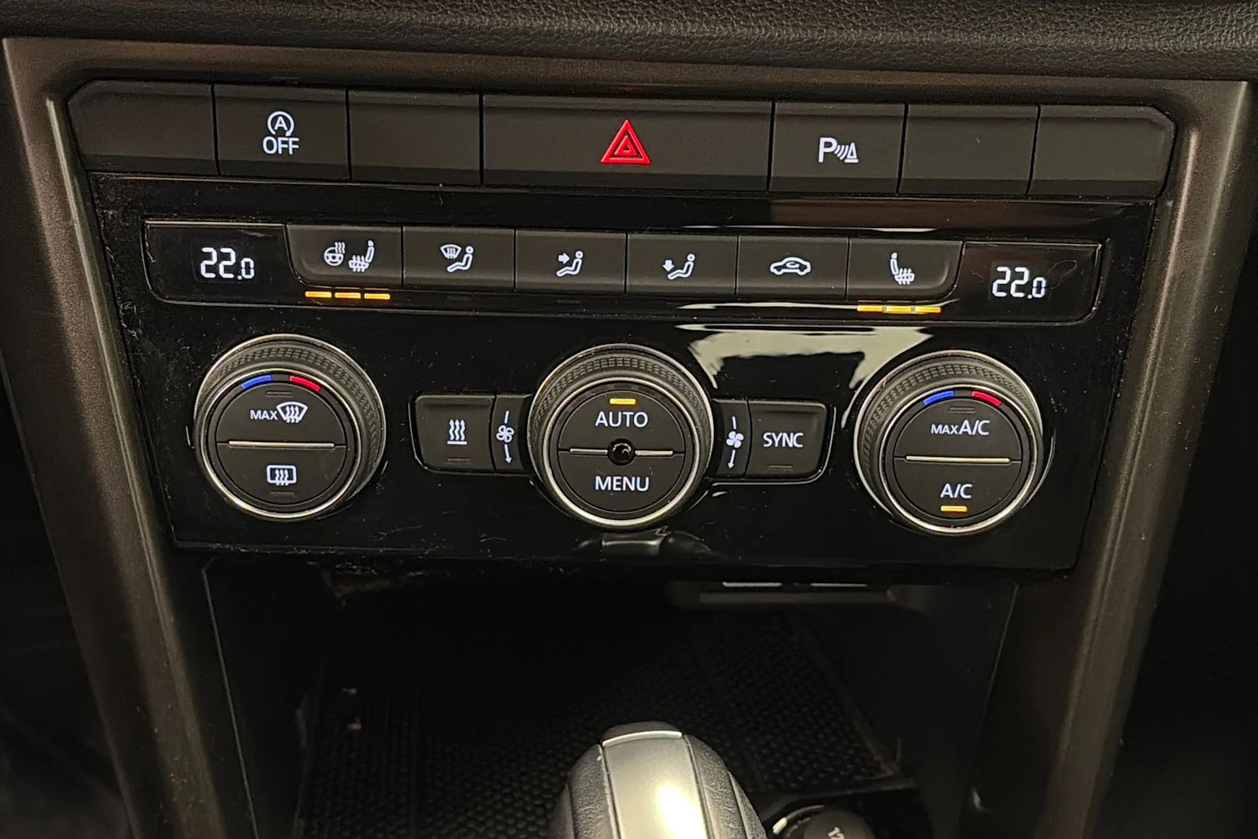 sininen Volkswagen T-Roc 2020 kuva 25.