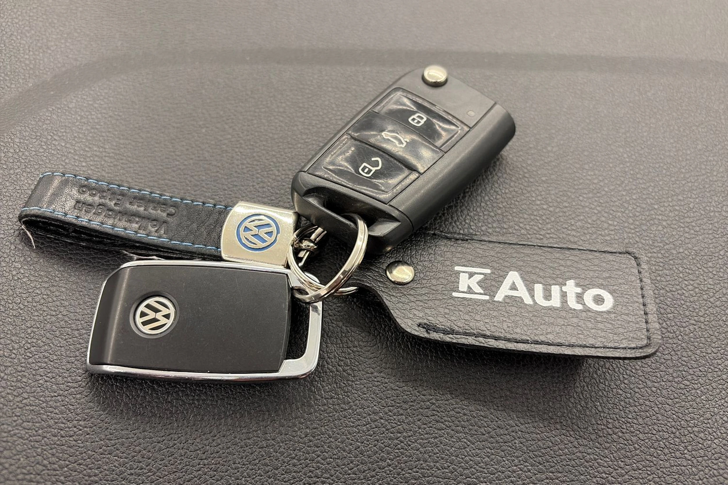 sininen Volkswagen T-Roc 2020 kuva 26.