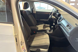 Valkoinen Volkswagen T-Roc 2020 kuva 11.