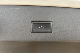 Valkoinen Volkswagen T-Roc 2020 kuva 12.