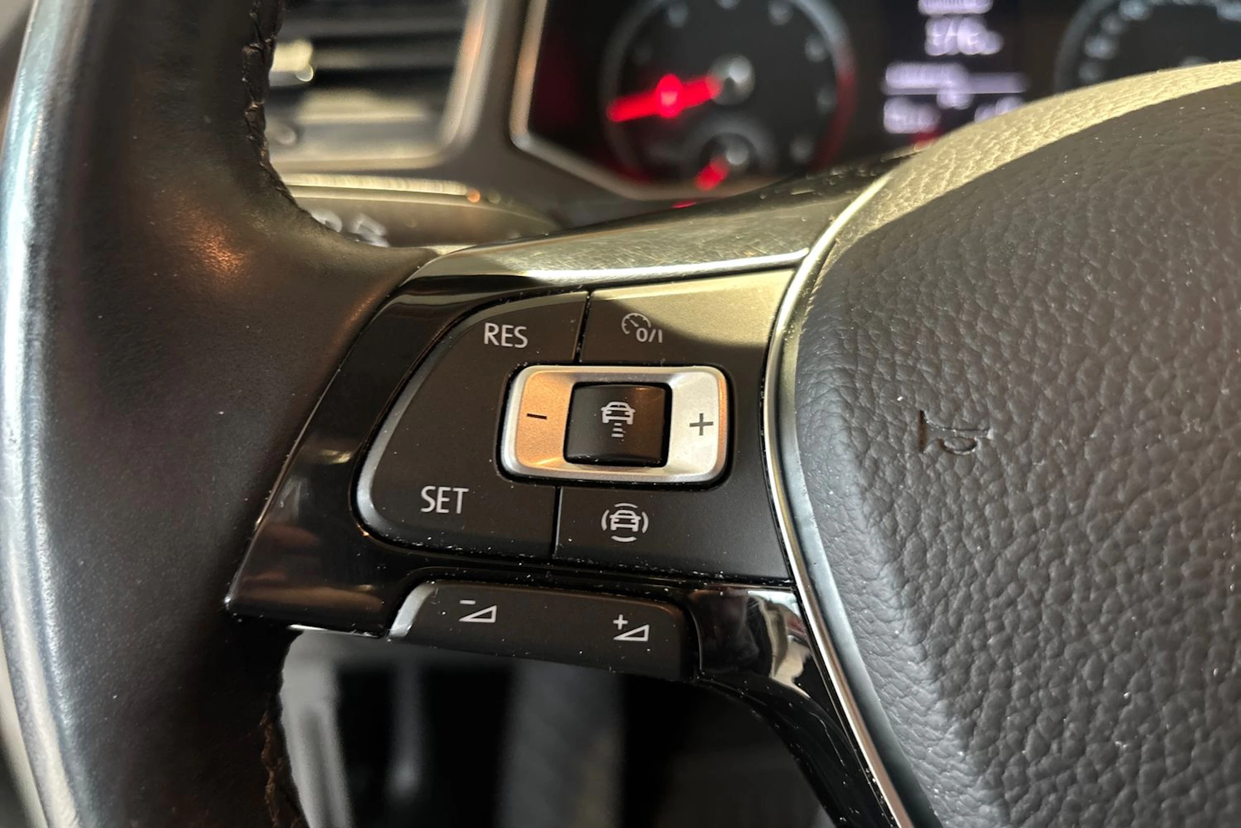 Valkoinen Volkswagen T-Roc 2020 kuva 14.