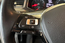 Valkoinen Volkswagen T-Roc 2020 kuva 14.