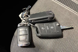 Valkoinen Volkswagen T-Roc 2020 kuva 17.