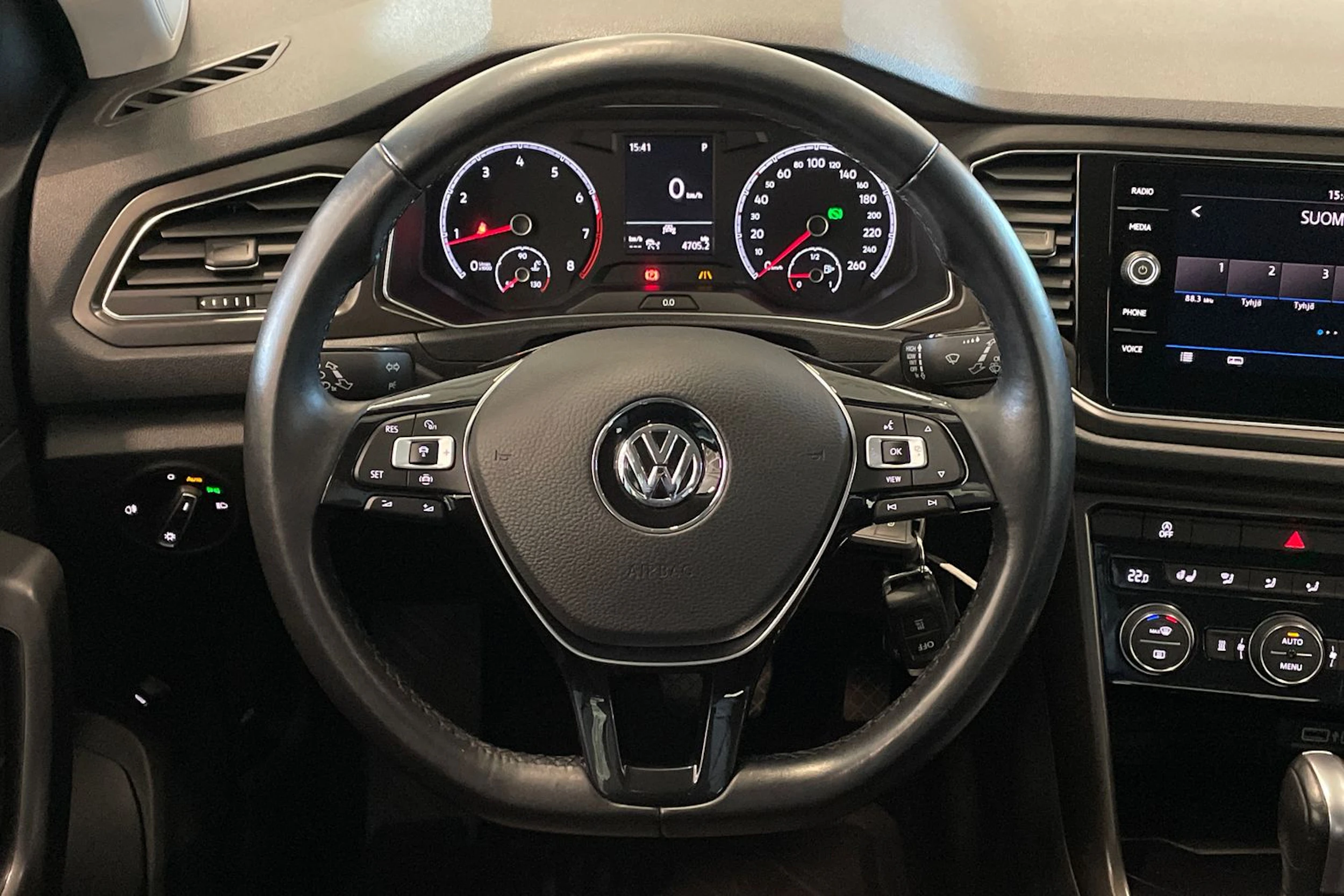 musta Volkswagen T-Roc 2020 kuva 12.