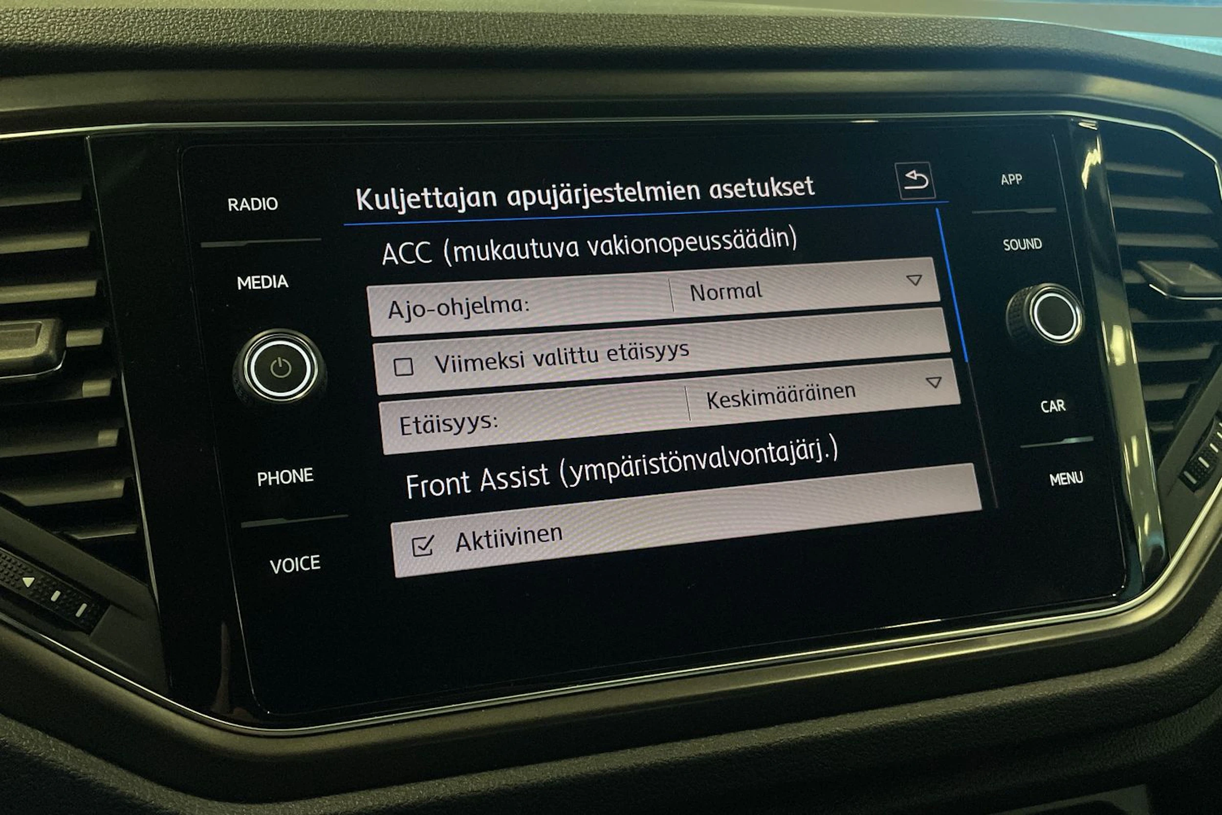 musta Volkswagen T-Roc 2020 kuva 20.