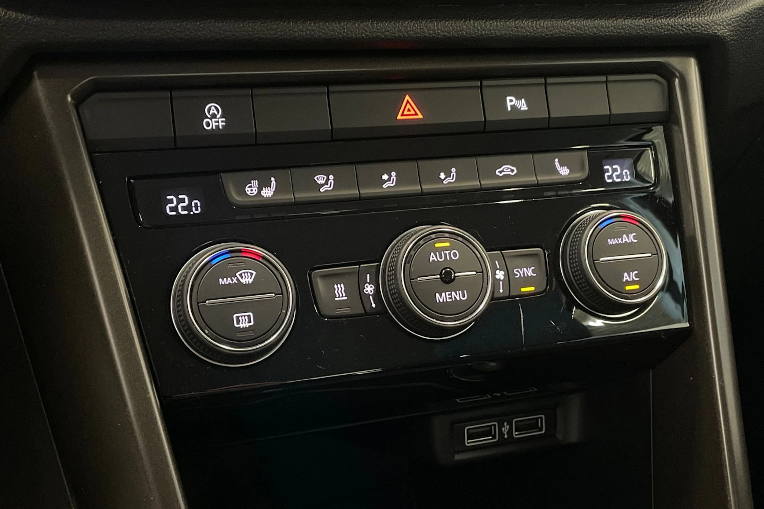 musta Volkswagen T-Roc 2020 kuva 23.