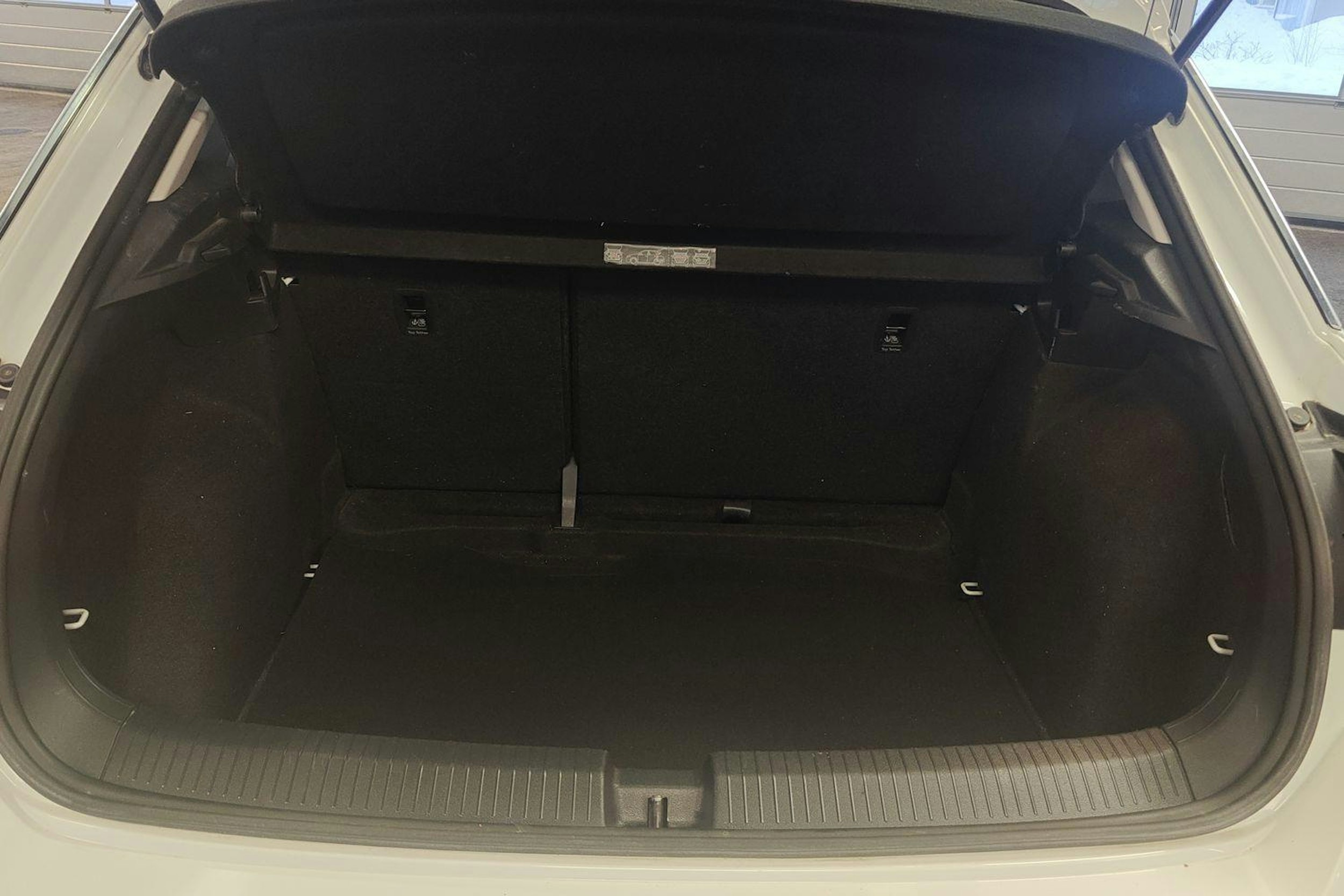 valkoinen Volkswagen T-Roc 2020 kuva 13.