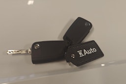 valkoinen Volkswagen T-Roc 2020 kuva 14.