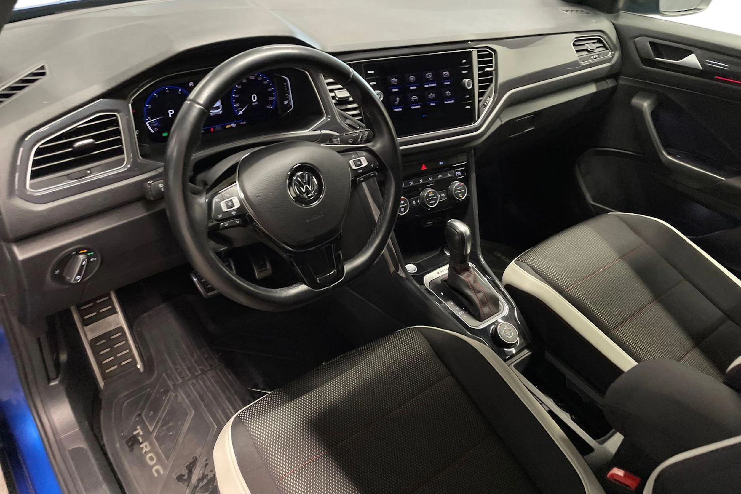 met. sininen Volkswagen T-Roc 2020 kuva 6.