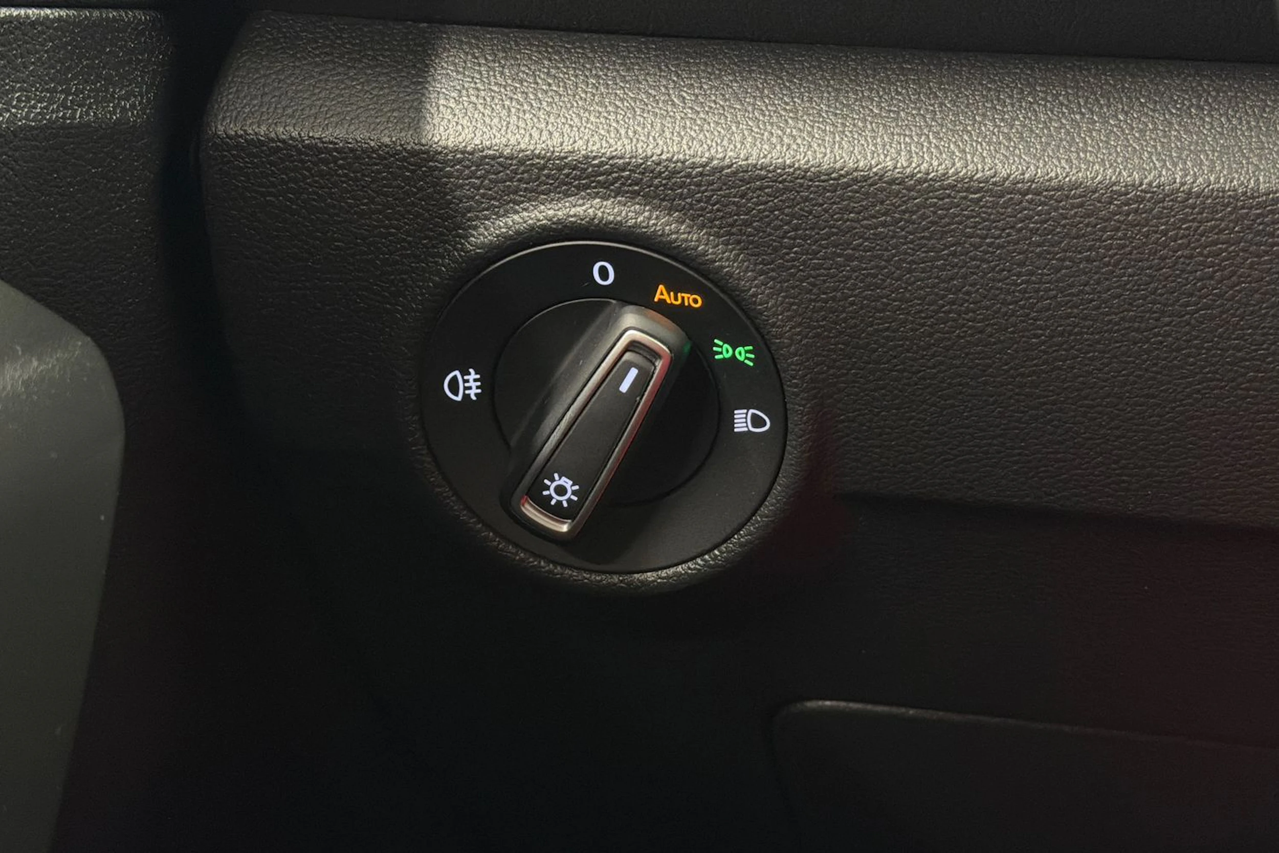 sininen Volkswagen T-Roc 2020 kuva 15.