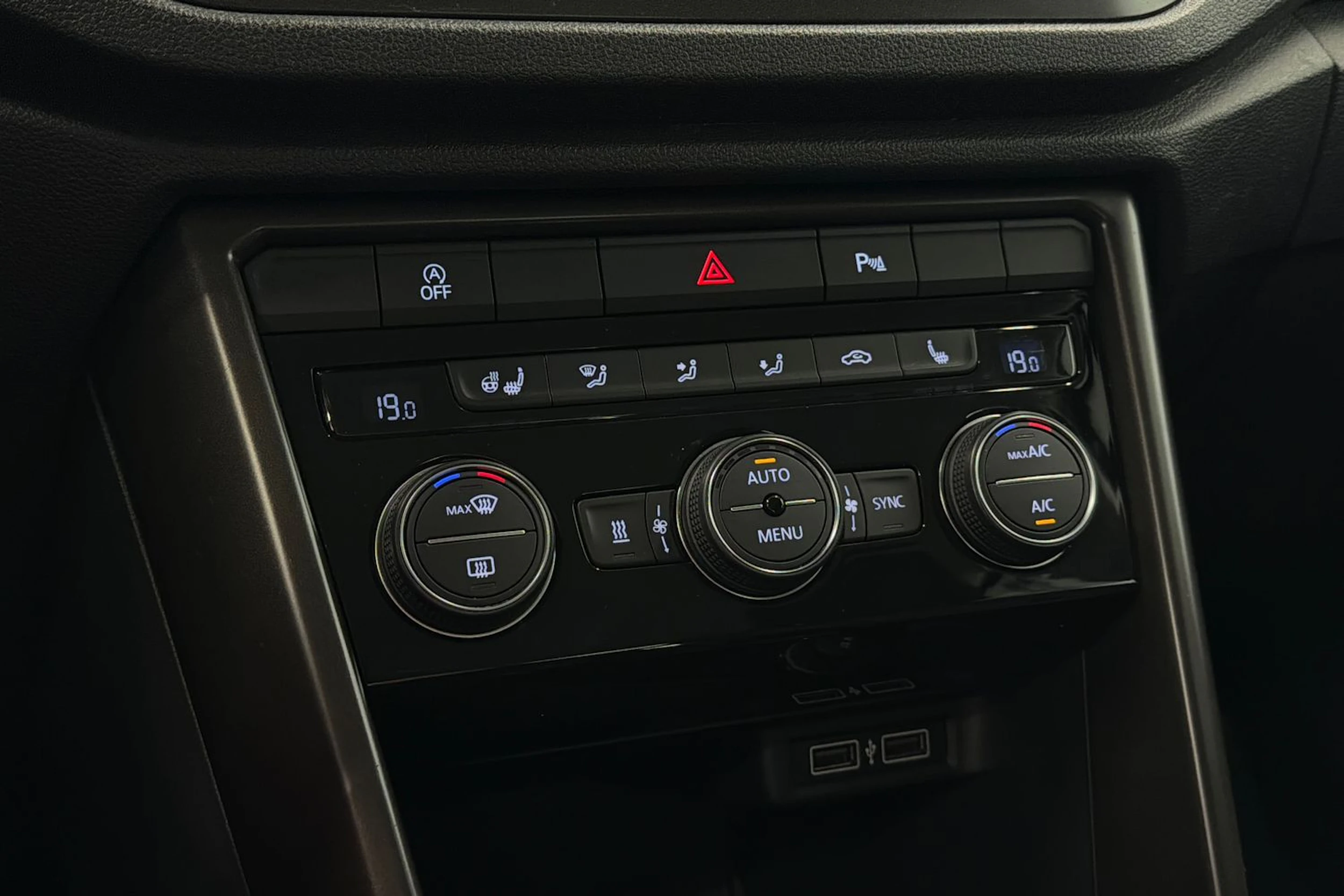 sininen Volkswagen T-Roc 2020 kuva 21.