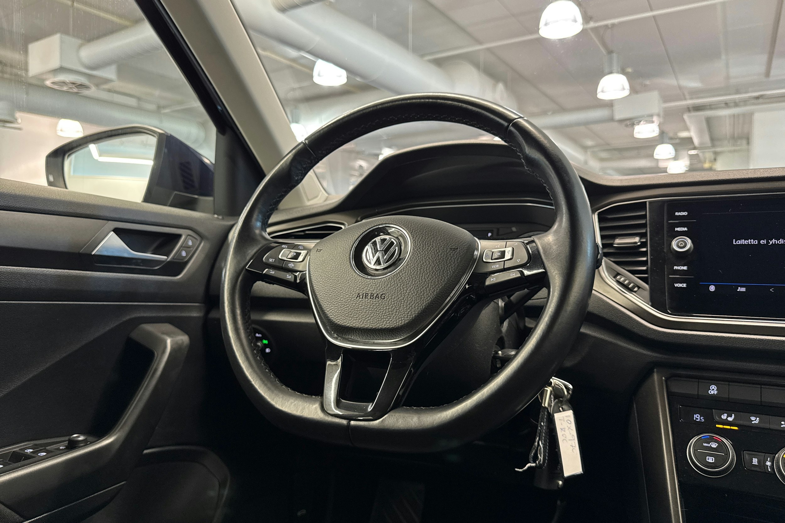 met. sininen Volkswagen T-Roc 2020 kuva 17.