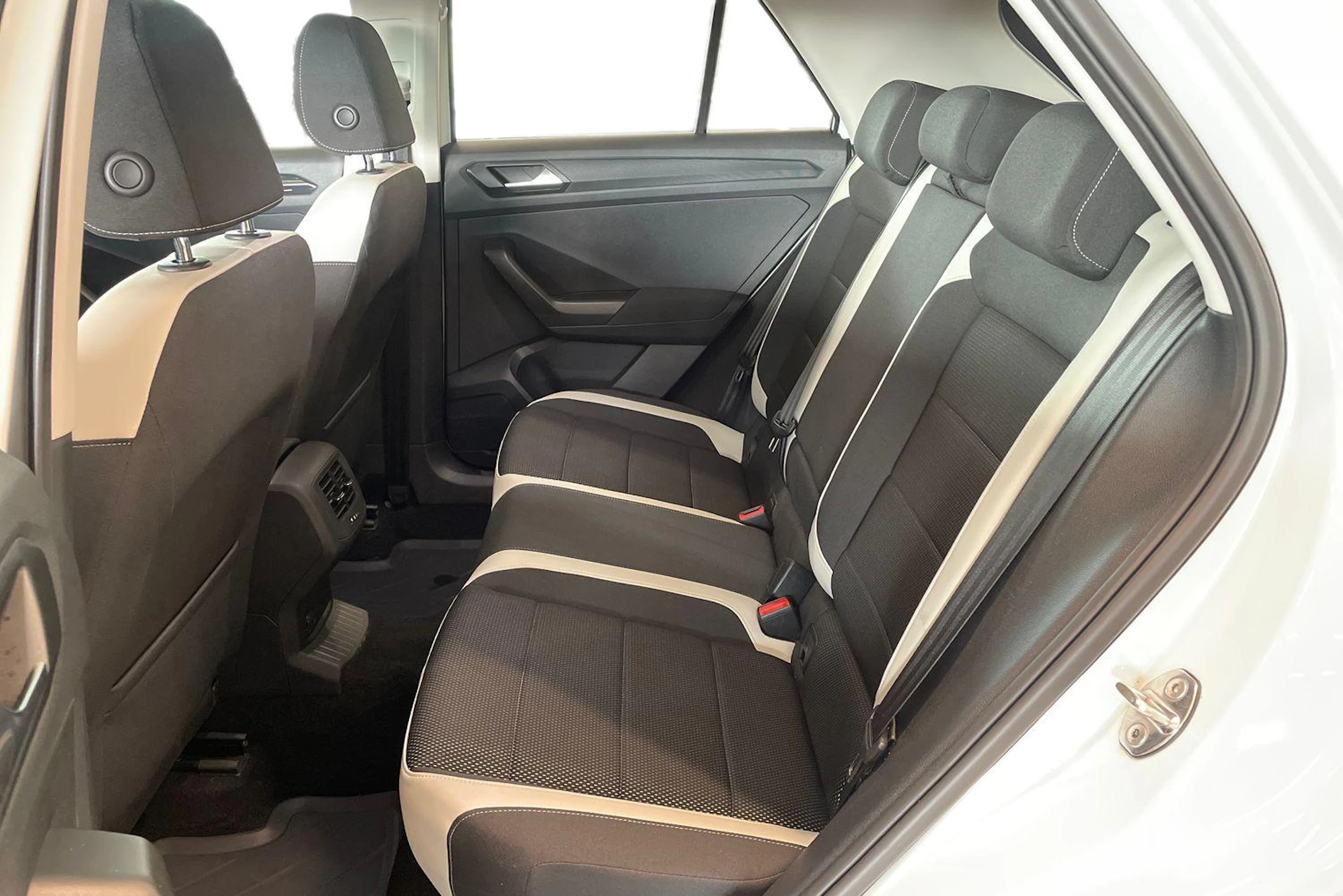 valkoinen Volkswagen T-Roc 2020 kuva 8.