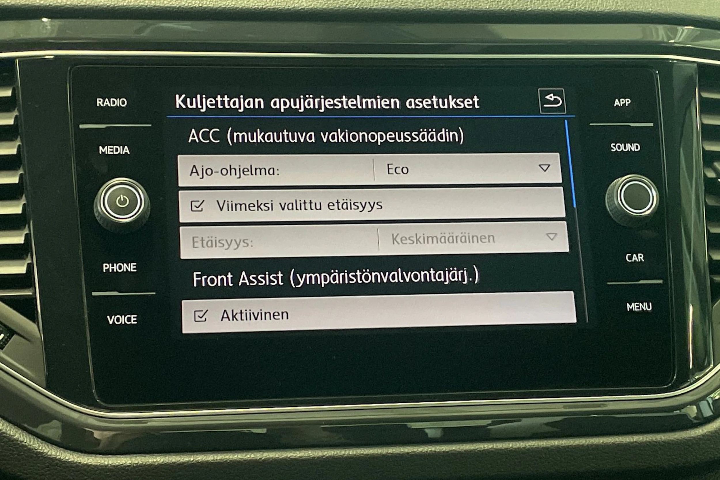valkoinen Volkswagen T-Roc 2020 kuva 20.