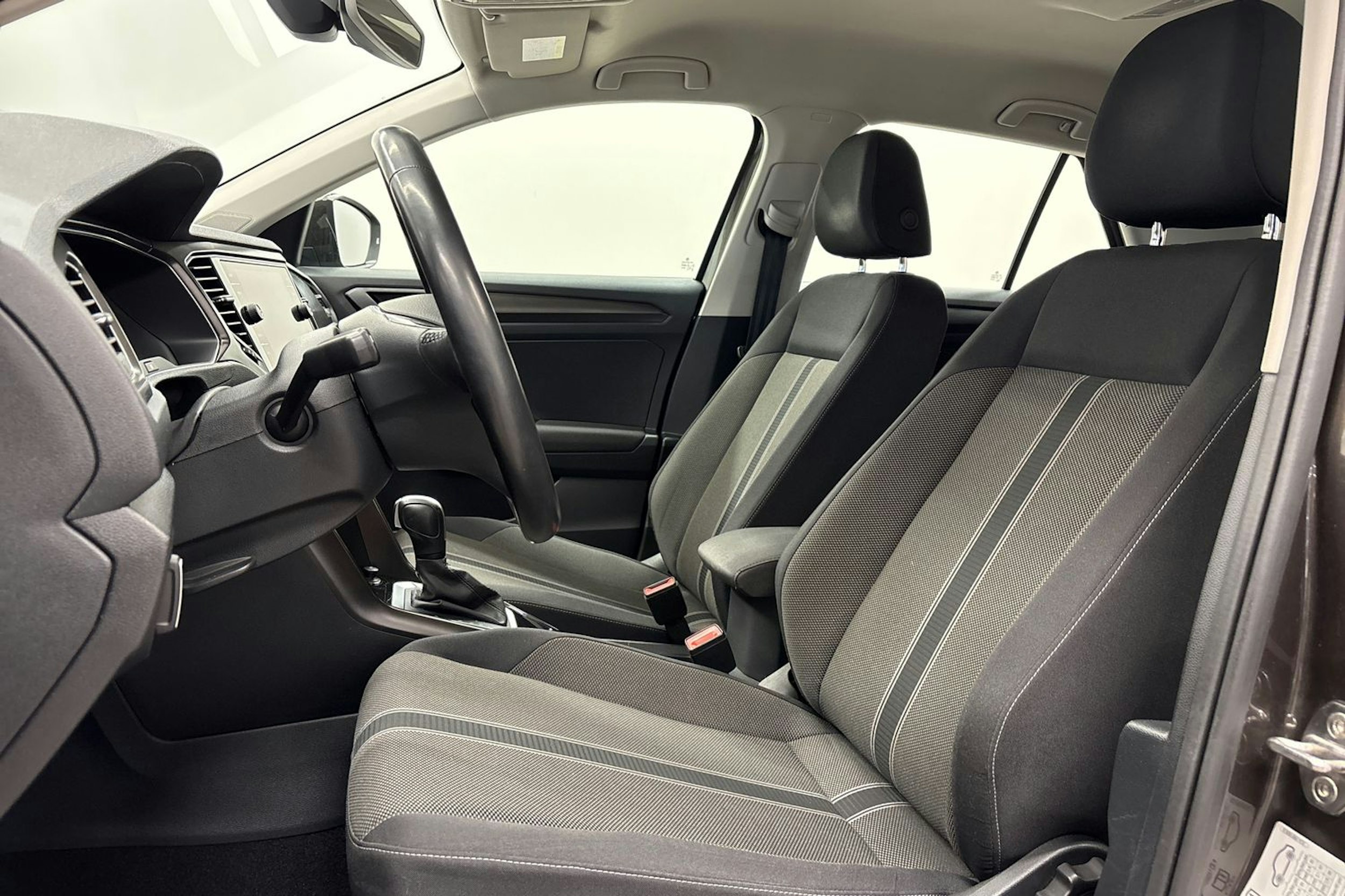 met. ruskea (beige) Volkswagen T-Roc 2020 kuva 14.