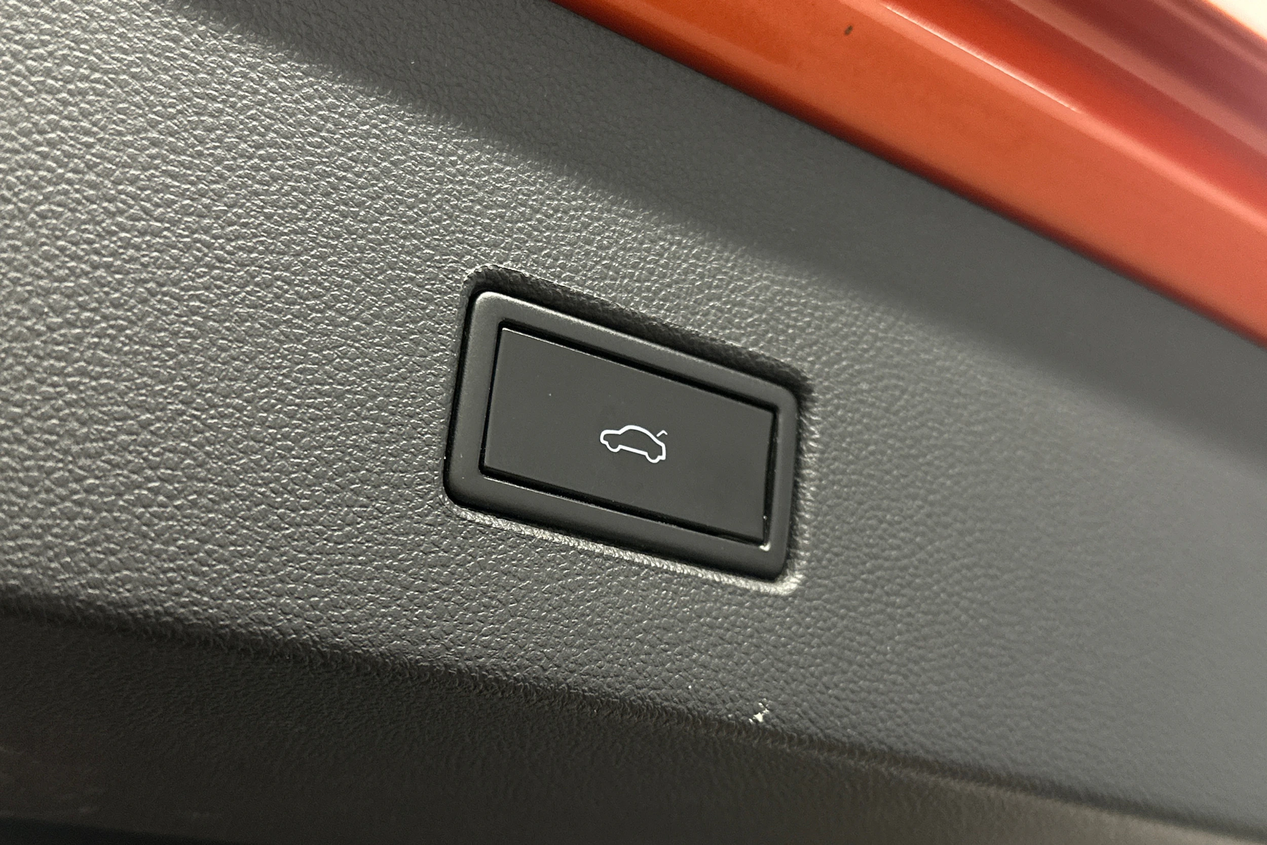 oranssi Volkswagen T-Roc 2020 kuva 16.