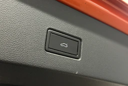 oranssi Volkswagen T-Roc 2020 kuva 16.